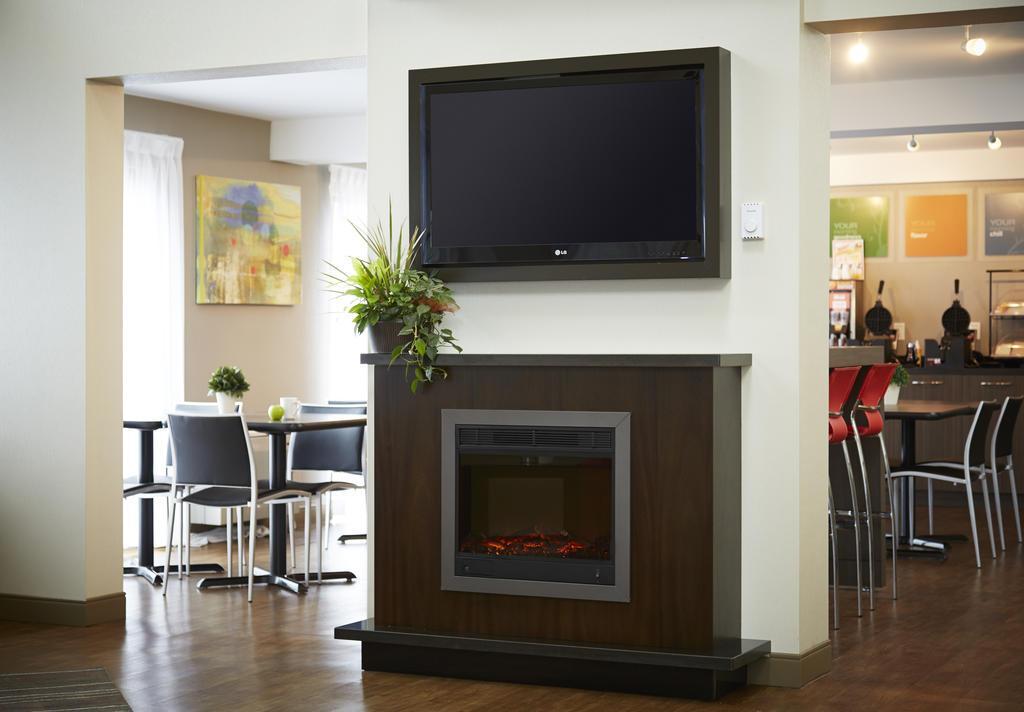 Comfort Inn East Moncton Bagian luar foto