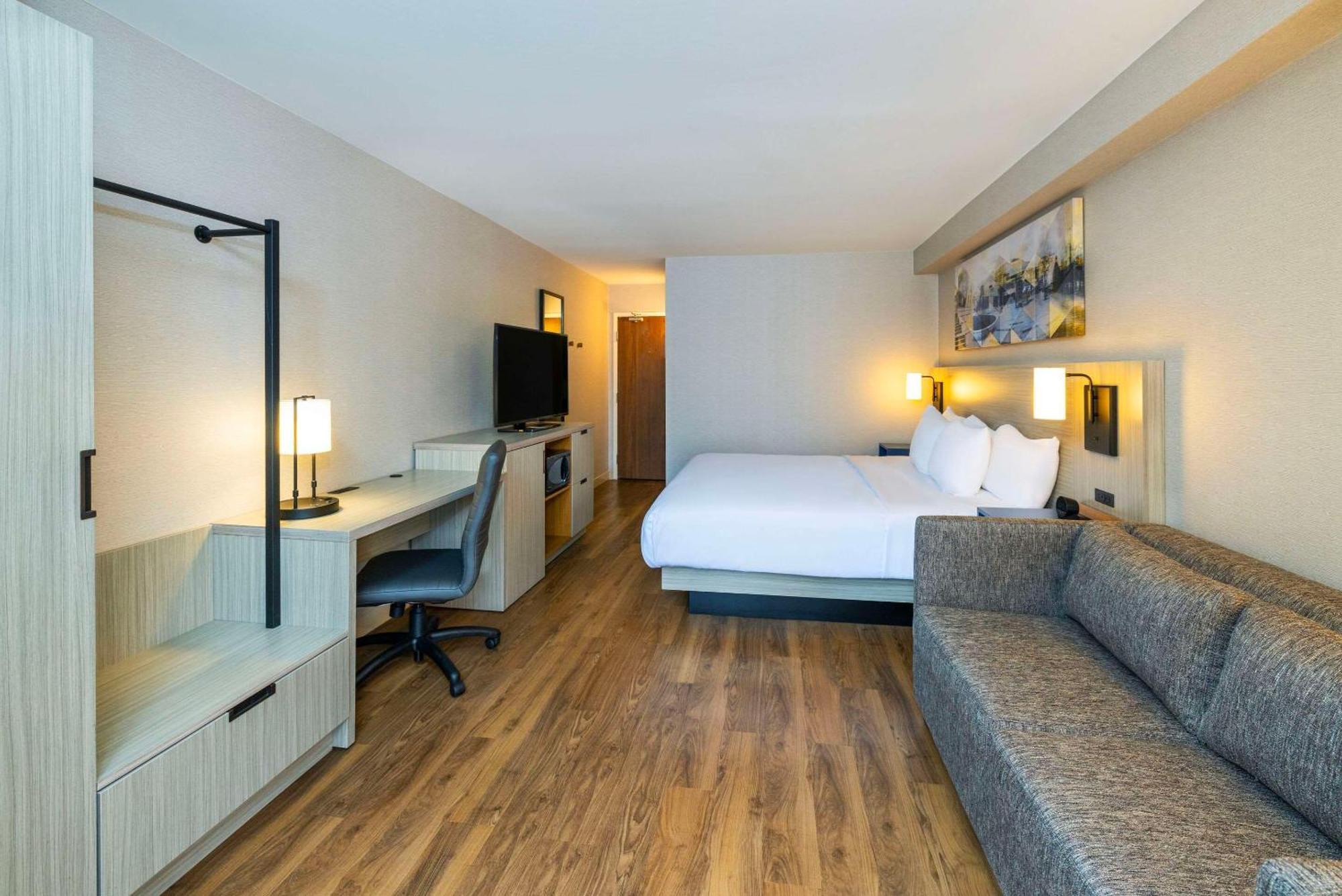 Comfort Inn East Moncton Bagian luar foto