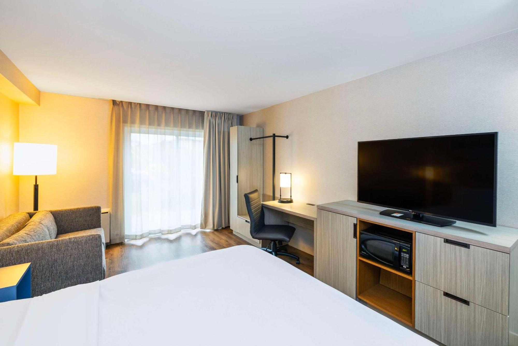 Comfort Inn East Moncton Bagian luar foto