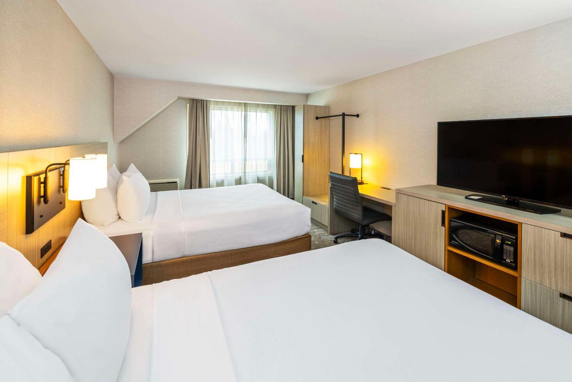 Comfort Inn East Moncton Bagian luar foto