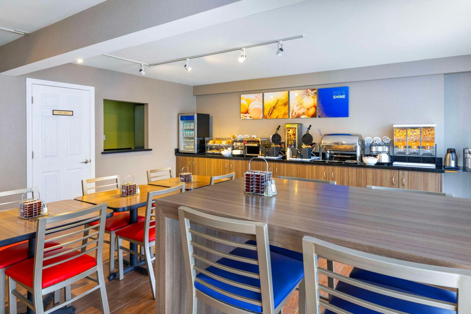 Comfort Inn East Moncton Bagian luar foto