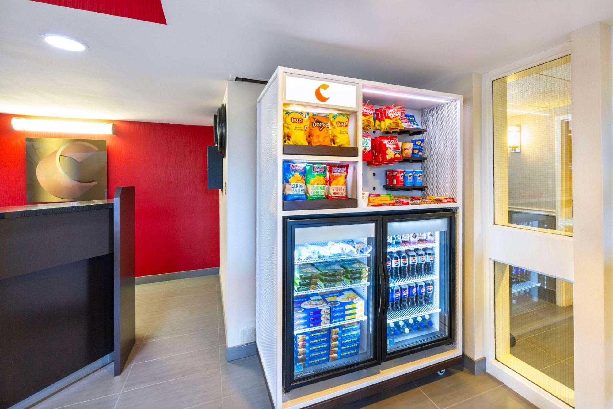 Comfort Inn East Moncton Bagian luar foto