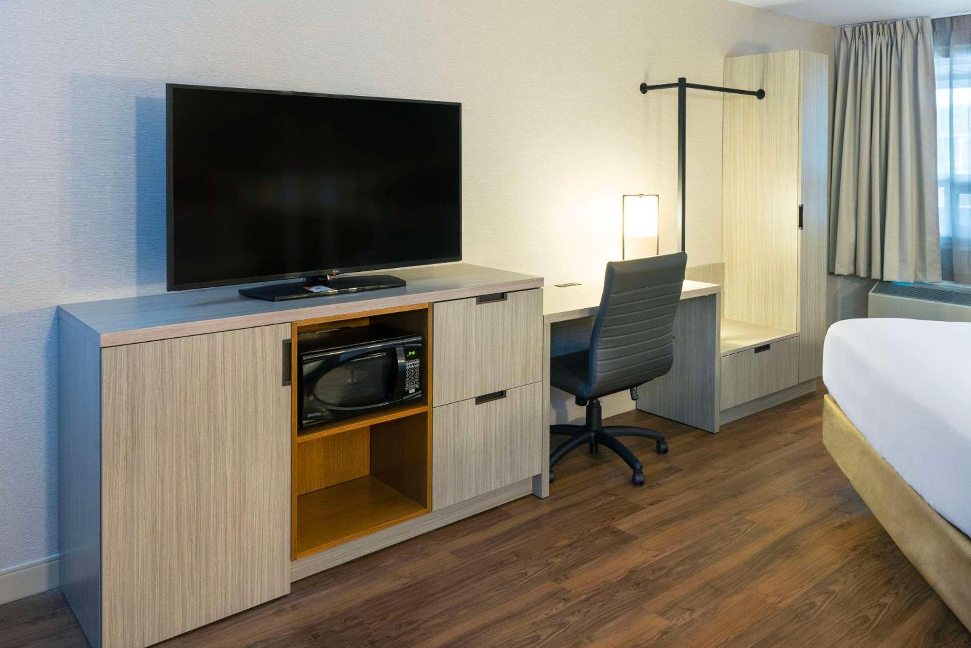 Comfort Inn East Moncton Bagian luar foto